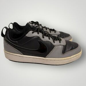 Kids Nike Court Borough Low 2 size 5